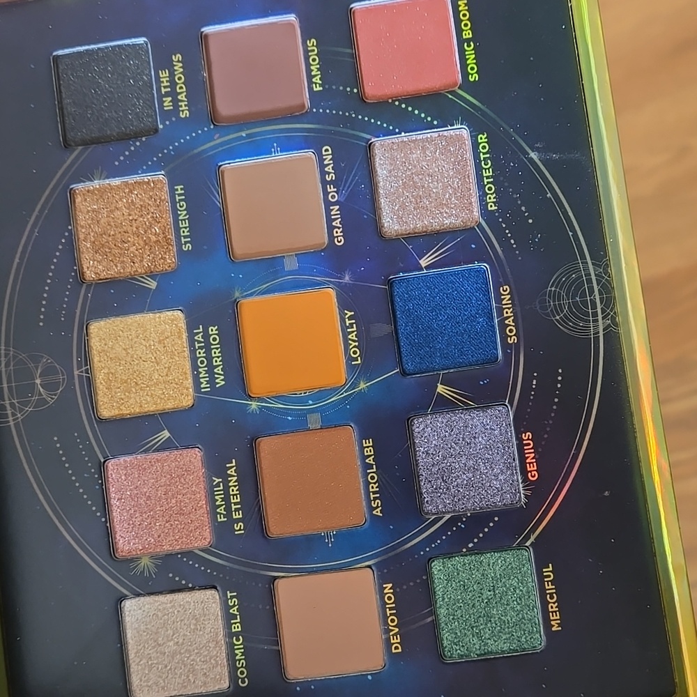 Urban Decay Marvel Eternals Palette - Picture 3 of 5